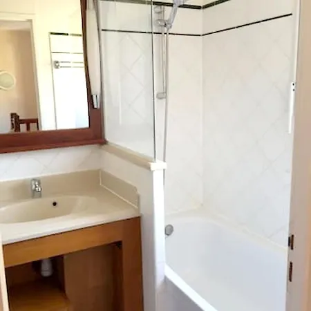 Maison Confortable A Avec Piscine Partagee Дом отдыха *
