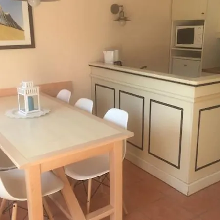 Maison Confortable A Avec Piscine Partagee *